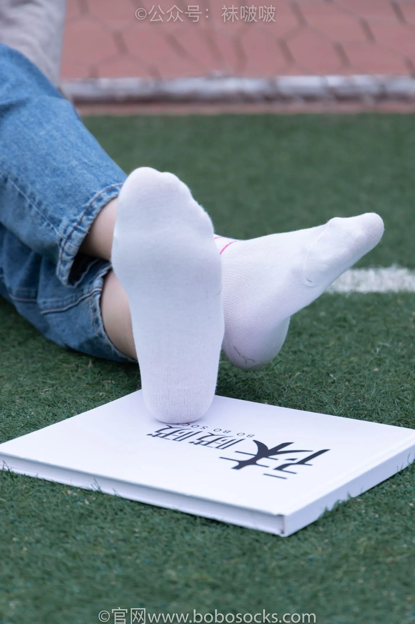[BoBoSocks袜啵啵]NO.004 泡芙-vans帆布鞋、白棉袜、裸足 [127P]插图9